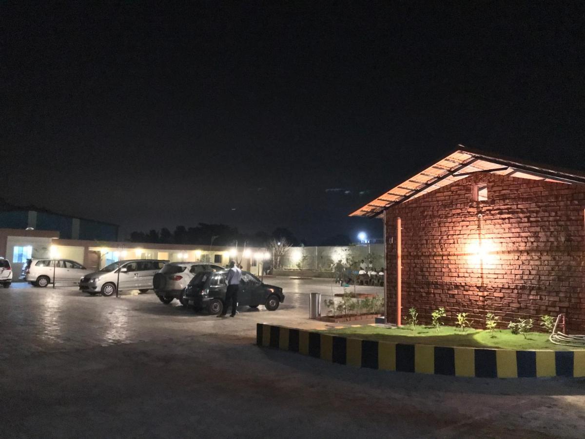 Rashi Comforts By Coastal Dine Hotel Dobbaspet Buitenkant foto
