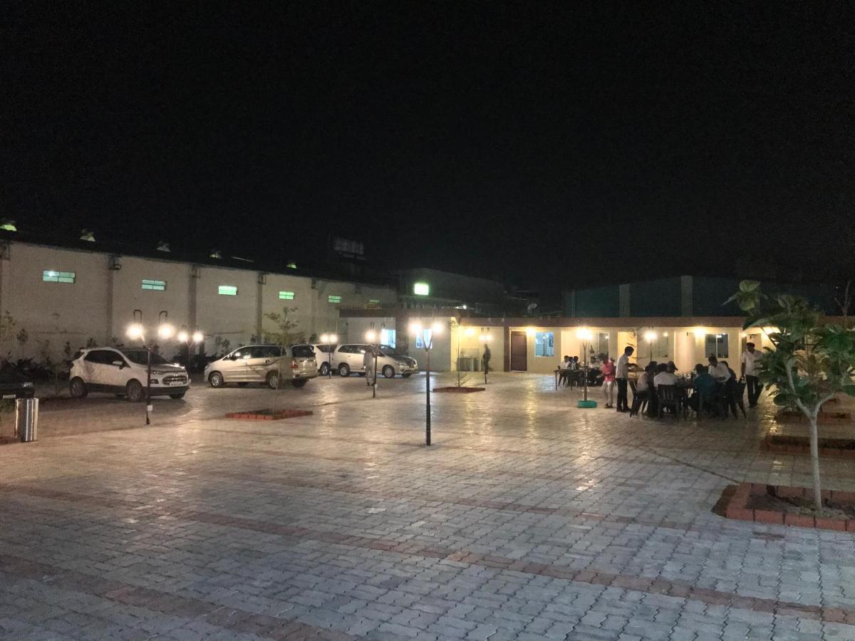 Rashi Comforts By Coastal Dine Hotel Dobbaspet Buitenkant foto
